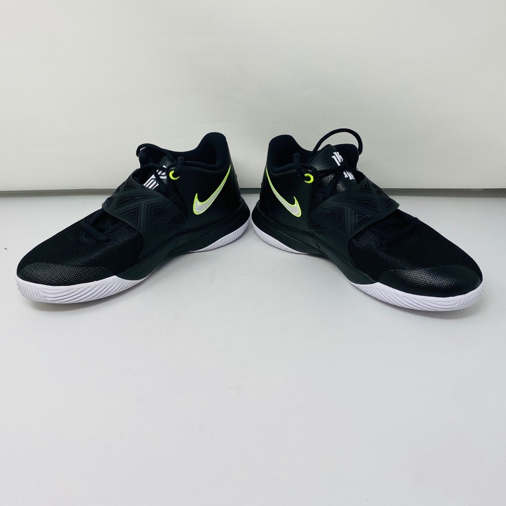 NIB**KYRIE FLYTRAP III**US 5.5***$85 - Picture 5 of 9